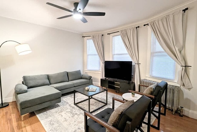 Building Photo - 205 S Essex Ave Unit ID1301597P Rental