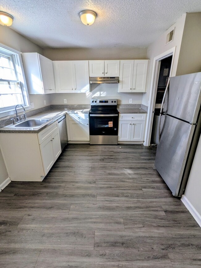 Photo - 736 Holder Dr