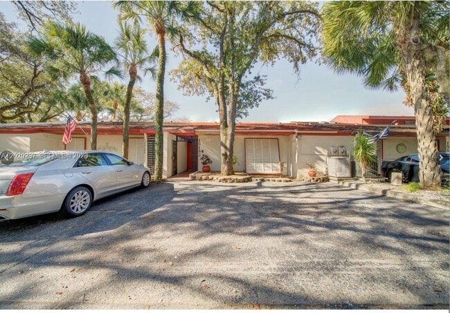Building Photo - 15182 Loch Isle Dr E