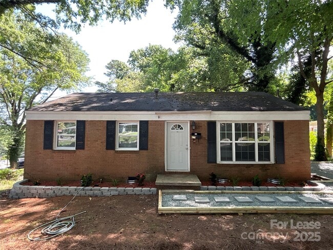 Building Photo - 2818 Ravencroft Dr Rental