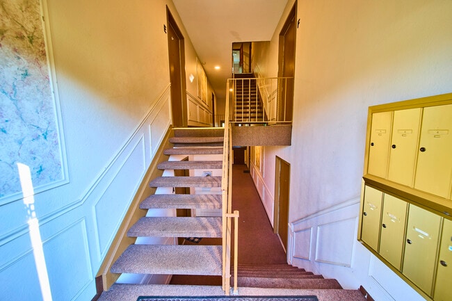 Three Pines Apartments