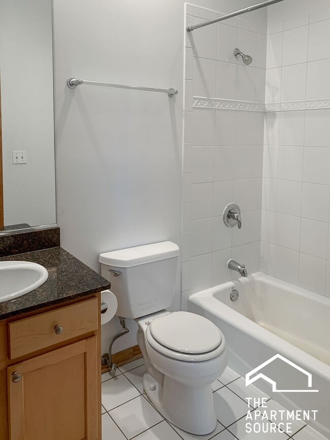 Photo - 1103 W Cornelia Ave Unidad 2
