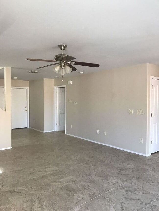 Photo - Spacious 4 bed/2 bath