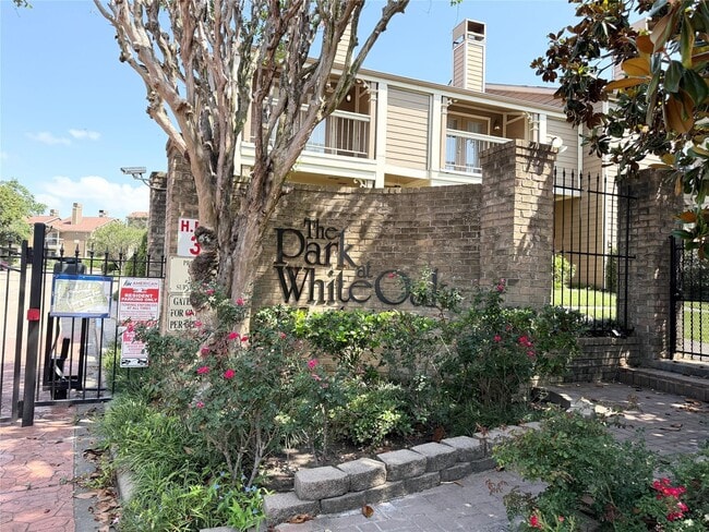 Building Photo - 1860 White Oak Dr Unit 376