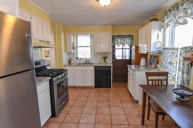 Photo - 18 Gaston St