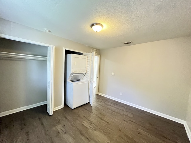 Photo - 5026 Westchase Ct