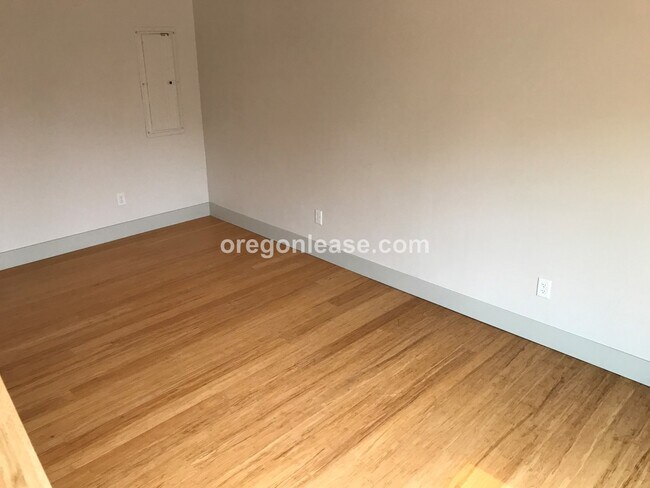 Photo - 3 Bedroom 2 bath home Whiteaker home near parks Unit 91 Lawrence