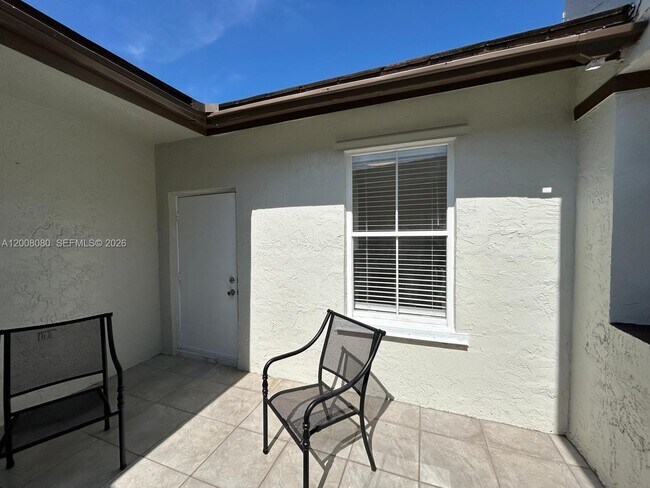 Building Photo - 14731 SW 170th Terrace Unit 1