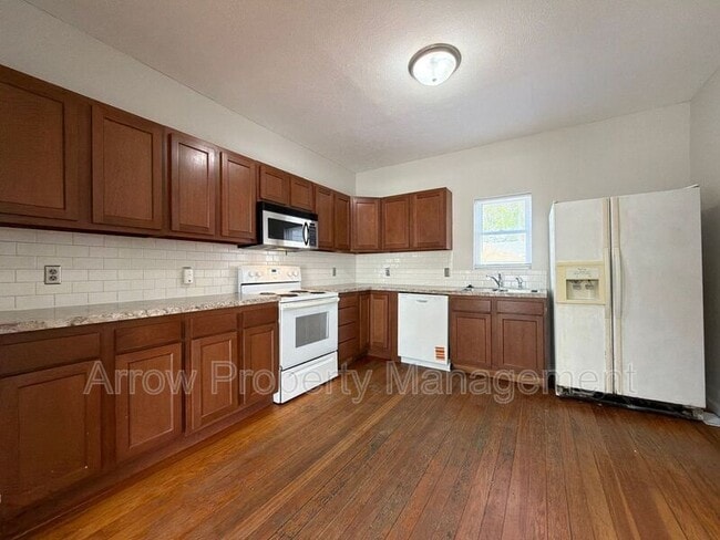Photo - 2516 Dudley St
