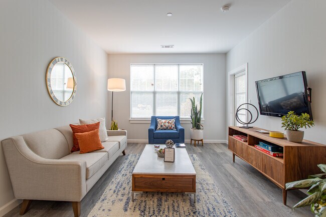 2 BR, 2 BA - 1070 SF