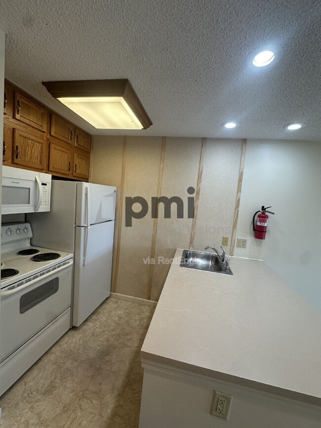 Photo - 1306 Arthur Ave Unit 16