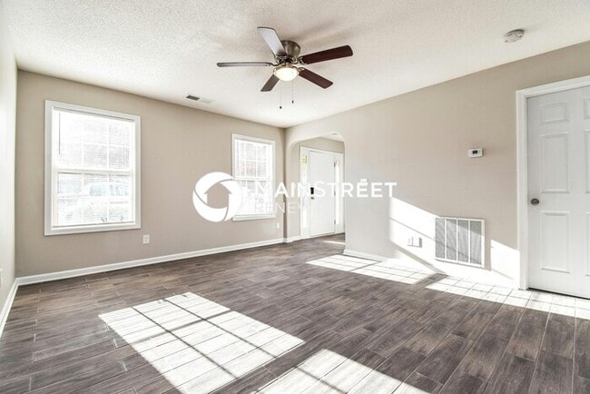 Photo - 2 Bedroom Pet-Friendly Home in Cartersville, GA with Main Street Renewal