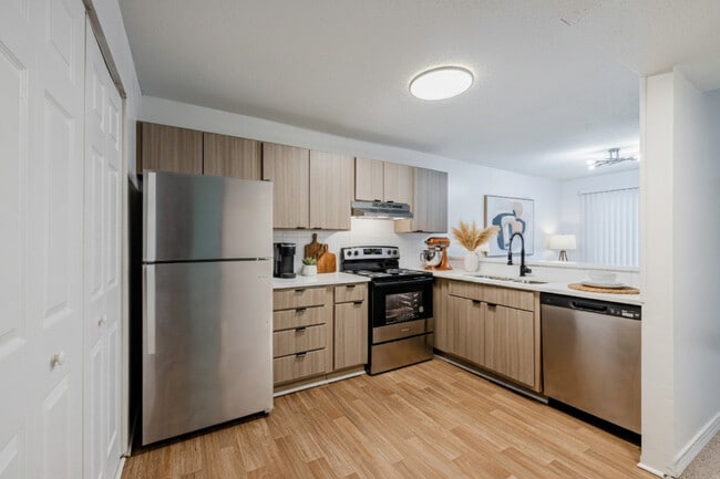 Enclave at North Point Apartments