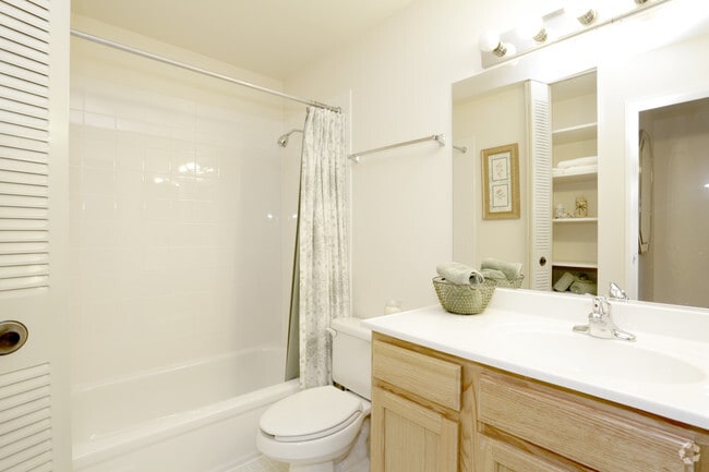 1 Bedroom - Bathroom