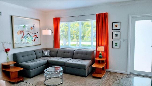 Photo - 532 NE 16th Ct