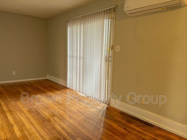 Photo - 2462 D Bragg Blvd