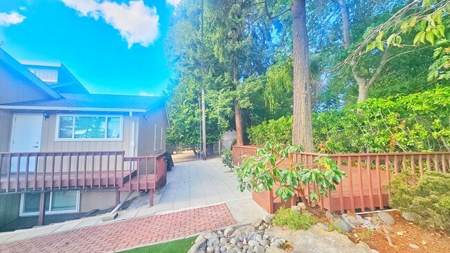 Photo - Mercer Island gem - 4 BD 2.5 Ba in Beautif...