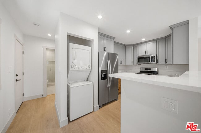Photo - 323 N Avenue 52