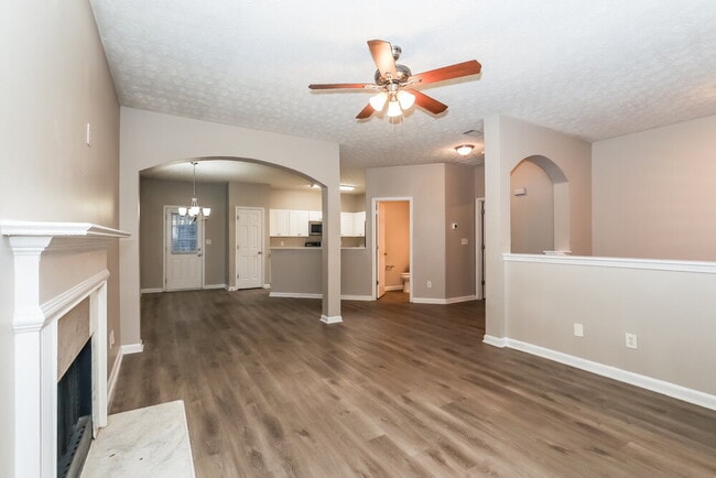 Photo - 7430 Royale Ln