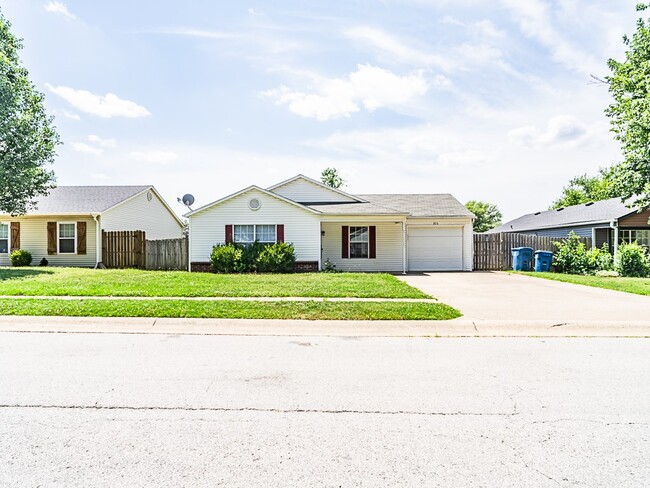 Building Photo - 306 Parkcrest Dr