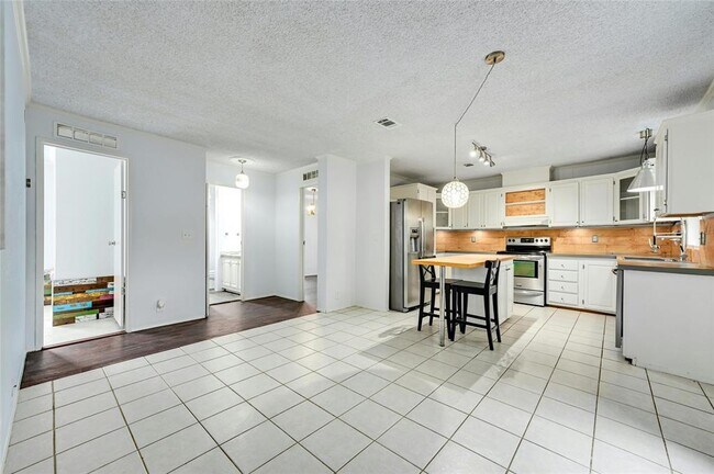 Photo - 1619 J J Seabrook Dr