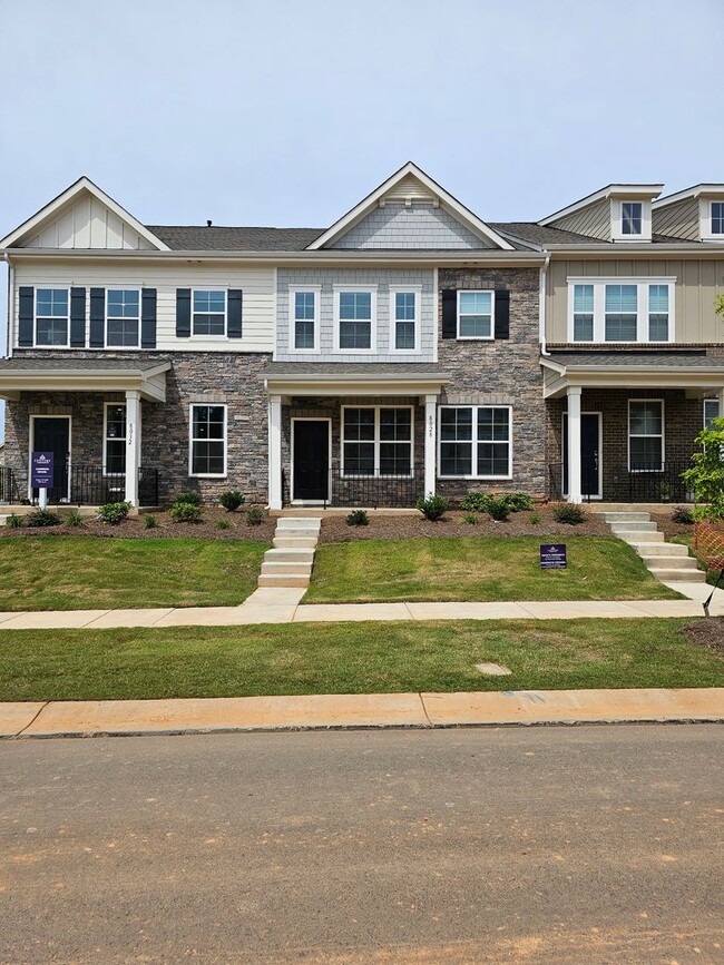 Photo - Like New Townhome in Mint Hill