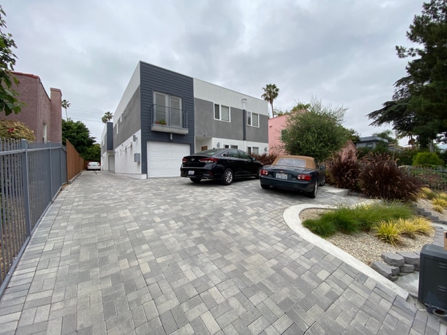 625 N Mariposa Ave