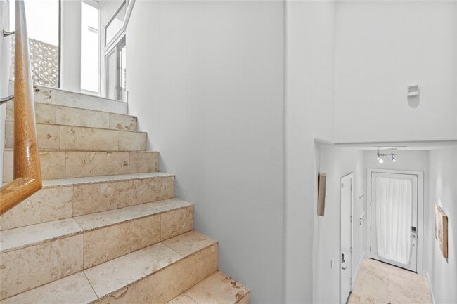 Photo - 2417 Charleston St