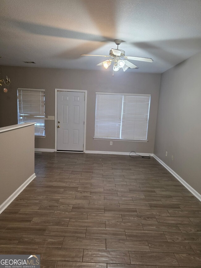 Photo - 180 Brookview Dr