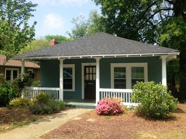 Building Photo - Spectacular Bungalow, Right Outside Uptown! Rental