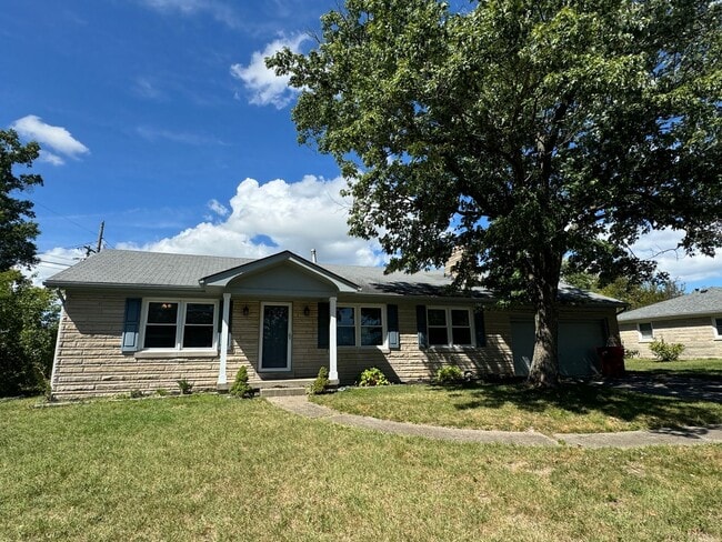 Photo - Charming 3-Bedroom Home in Nicholasville, 2 Car Garage! Fenced in Backyard!