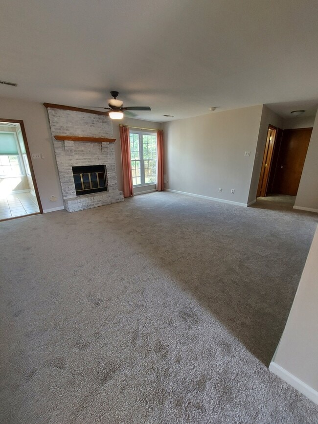 Photo - 1335 Windamere Rd
