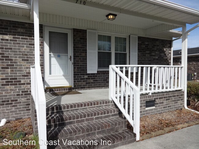 3 br, 1 bath House - 710 Raintree Lane