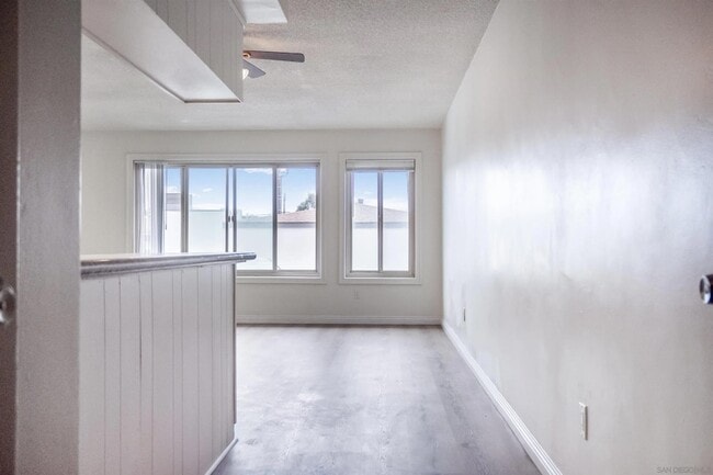 Building Photo - 7555 Linda Vista Rd Unit 9 Rental
