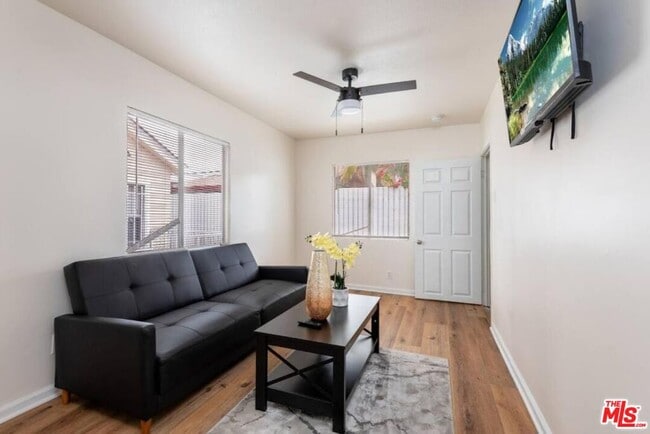 Photo - 1165 W 38th St