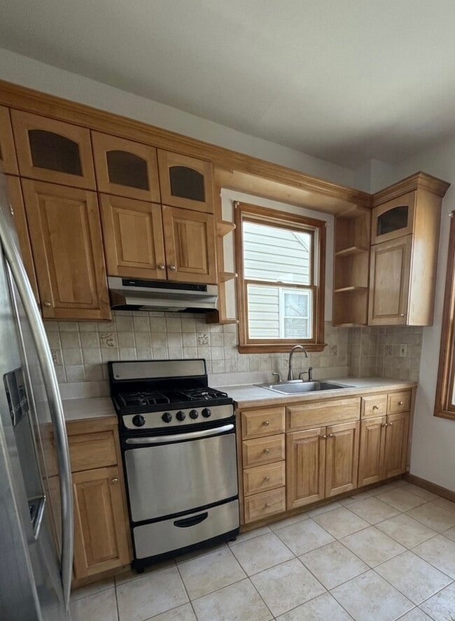 Building Photo - 50 Mahar Ave Unit 2 Bedroom Apartment available August 1, 2026