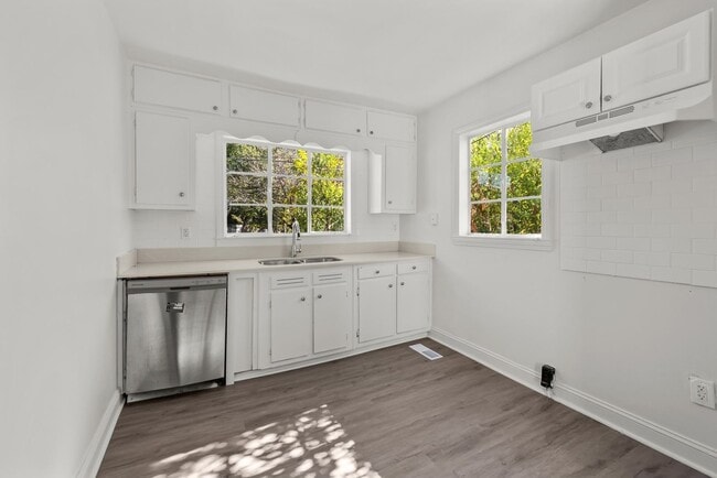 Photo - 2 Bedroom 1 Bath For Rent-7840 8th Ave S, Birmingham, AL 35206
