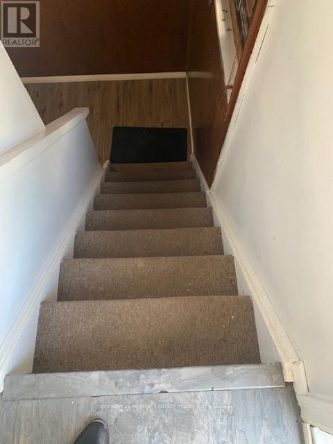 Photo - 1393 Selkirk Ave