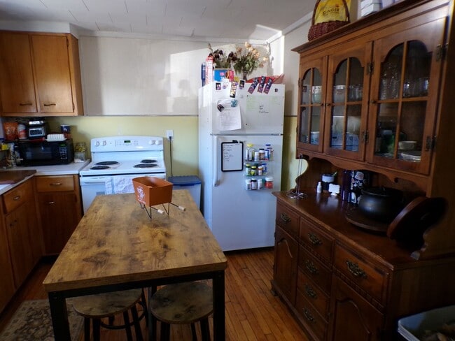 Photo - 71 Pine St Unit A