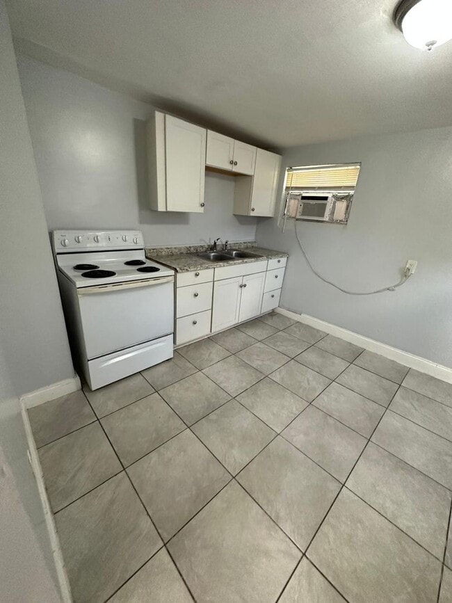 Photo - 1785/1787 Mount Herman Duplex Unit 1787