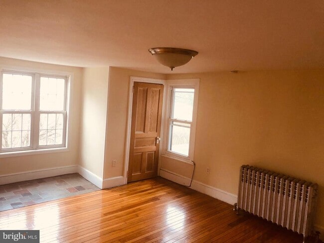 Photo - 420 Old Swede Rd