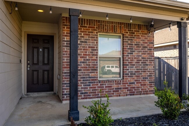 Building Photo - 15054 Paddock Point Ln