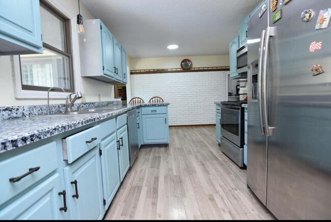 Photo - 2520 Allen Dr