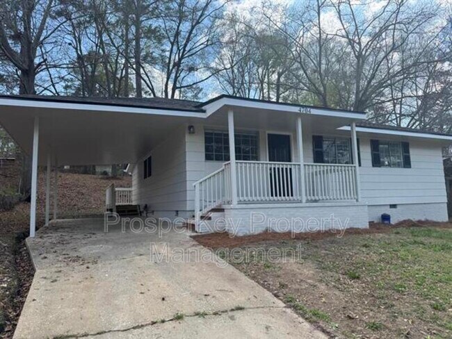 Photo - 4704 Estonia St