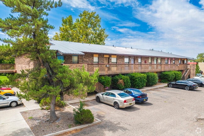 Building Photo - FREE UTILITIES!!   GREAT VIBES!!