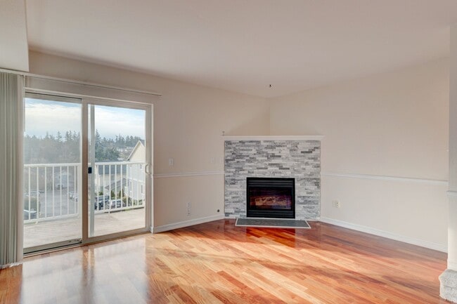 Photo - 2 Bedroom, 2.5 Bath Condo in Madrona Heights