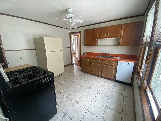 Photo - 124 Willis Ave Apartment Unit 2