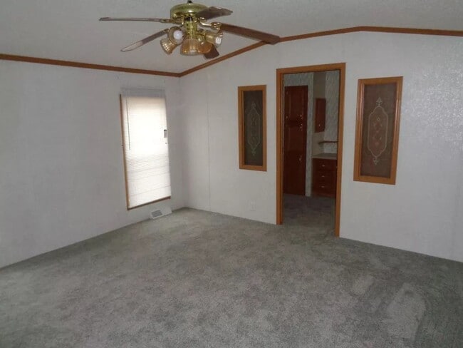 Photo - Nice, large, mobile home on outskirts of T...