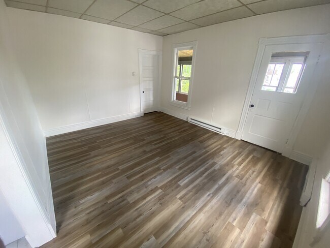 Photo - 28 Pulaski St Unit Apt 3