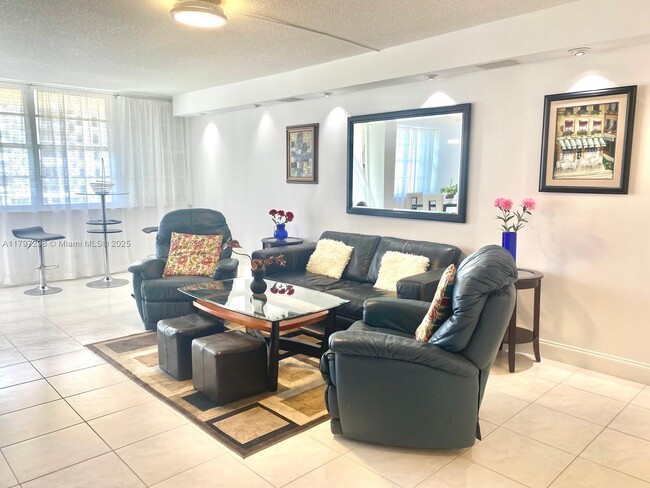 Photo - 251 174th St Unidad 515 Rental
